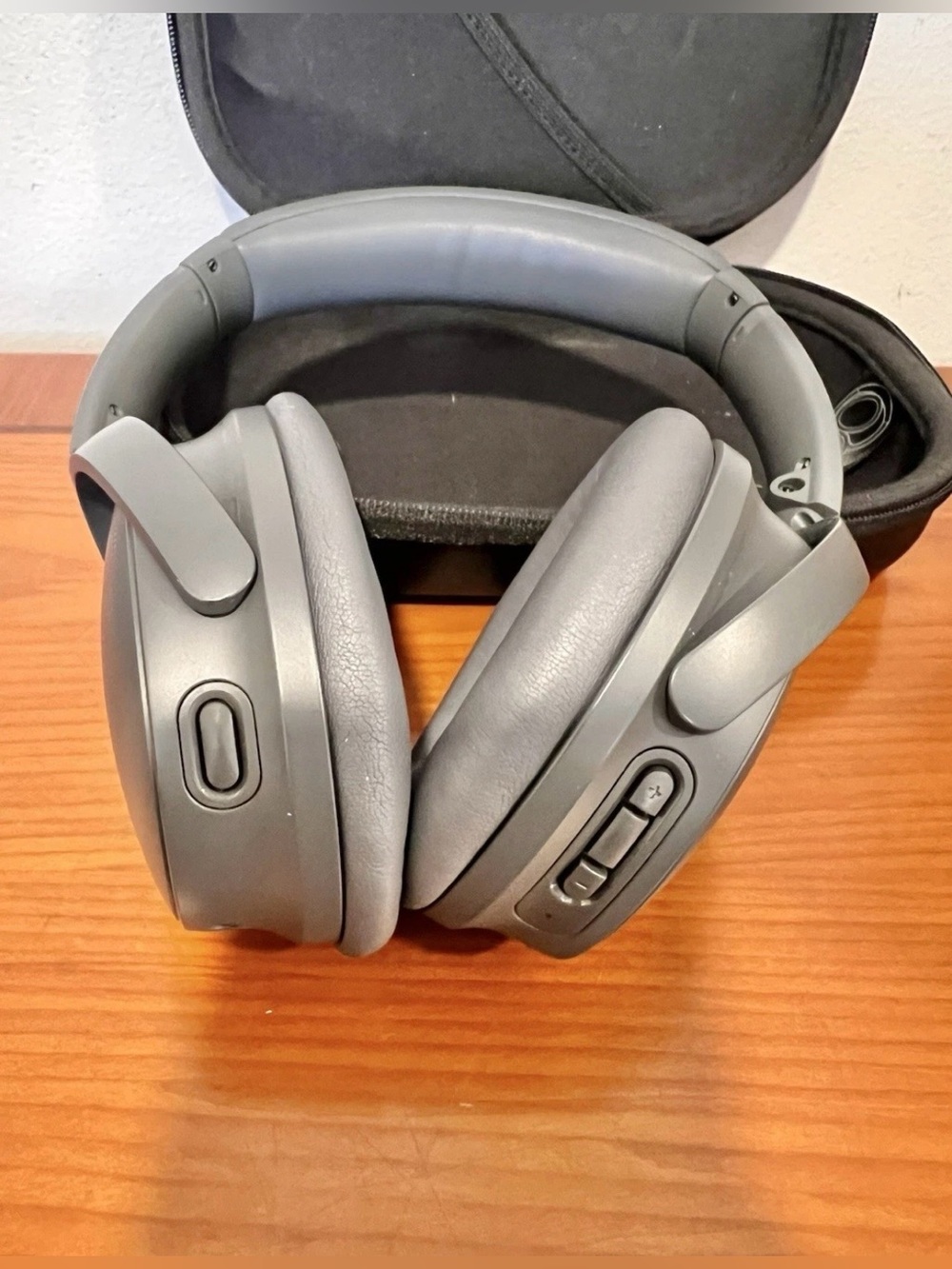 Bose Quiet Comfort 45 Noise Cancelling Headphones Over The Ear QC45 Works - Picture 5 of 7